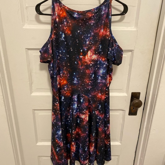 Hot Topic Galaxy Dress - Picture 3 of 4
